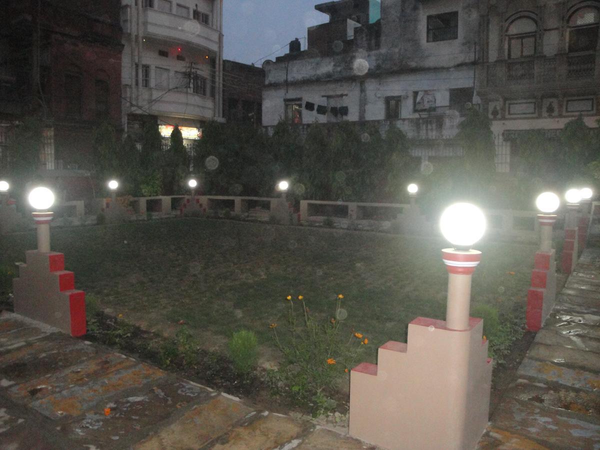 Balaji Palace Varanasi Exterior photo